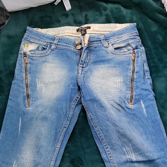 Navy blue ripped jeans with chain details. US size 4, skinny fit - Picture 1 of 2